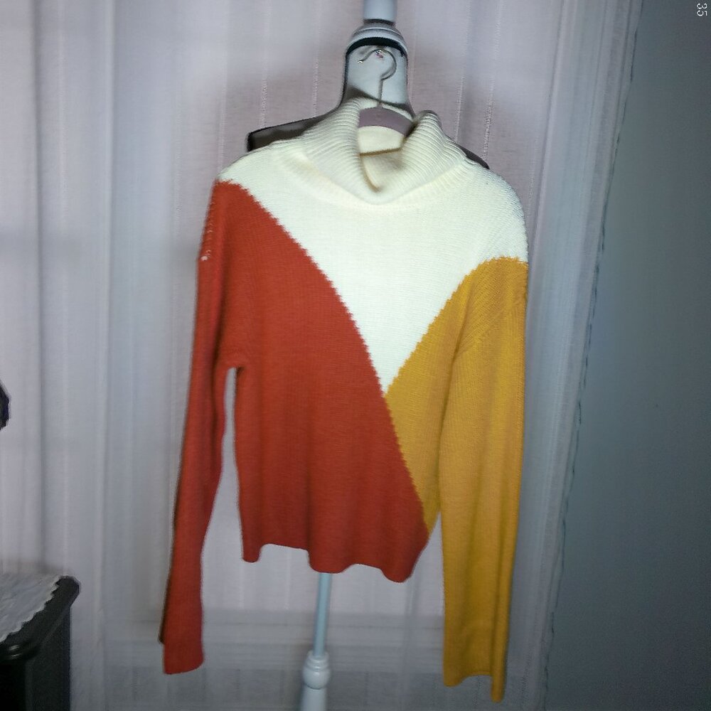 Beautiful Long Sleeve Cowl Neck Orange/Cream/Gold Soft Sweater - No Tags M / L